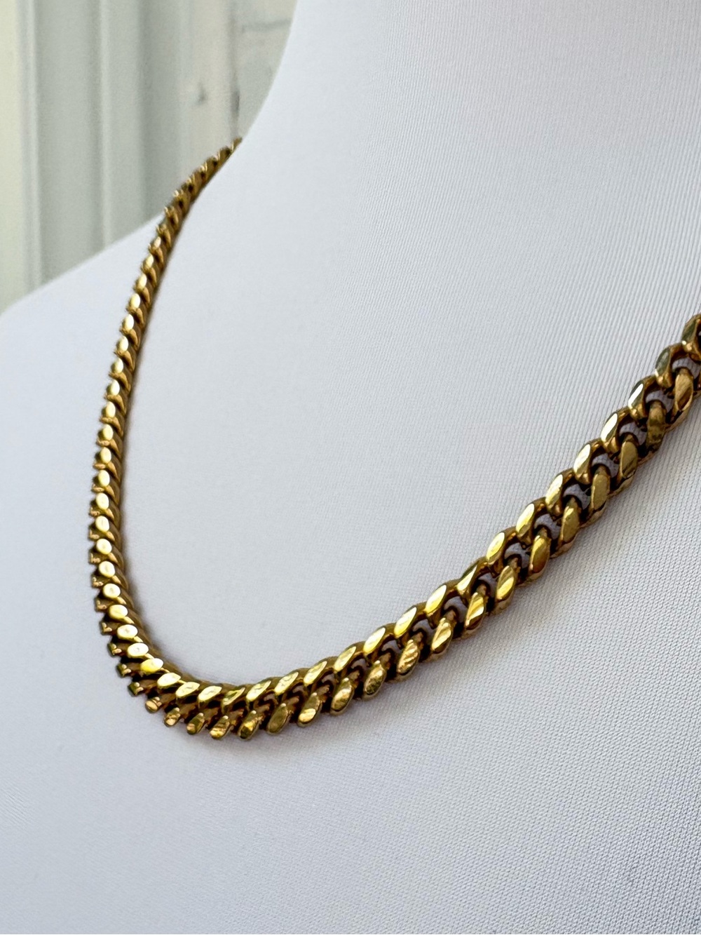 Classic Gold Tone Curb Chain Necklace 20”